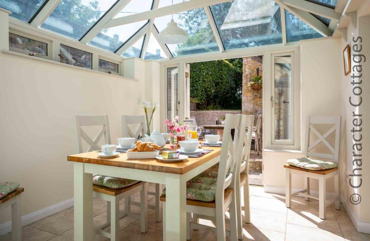 Weir Cottage Bourton-on-the-Water Extérieur photo