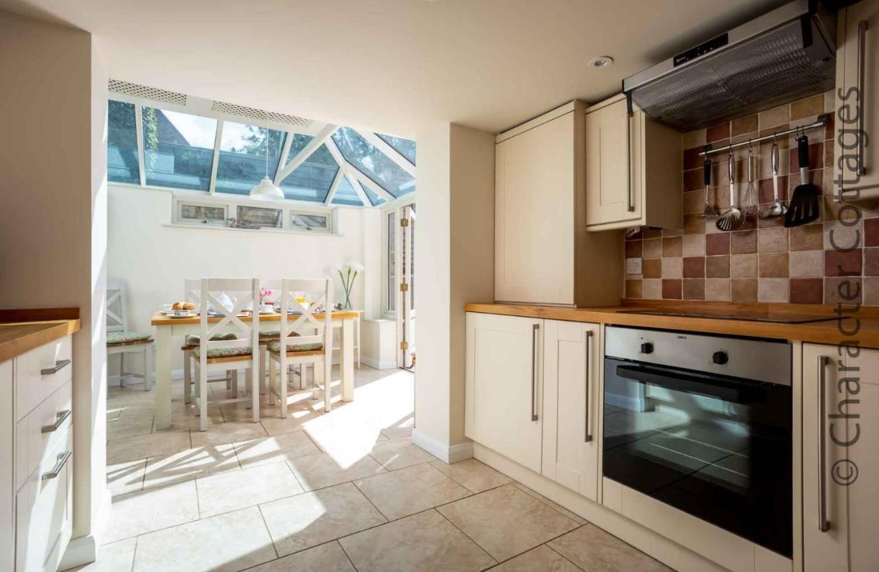 Weir Cottage Bourton-on-the-Water Extérieur photo