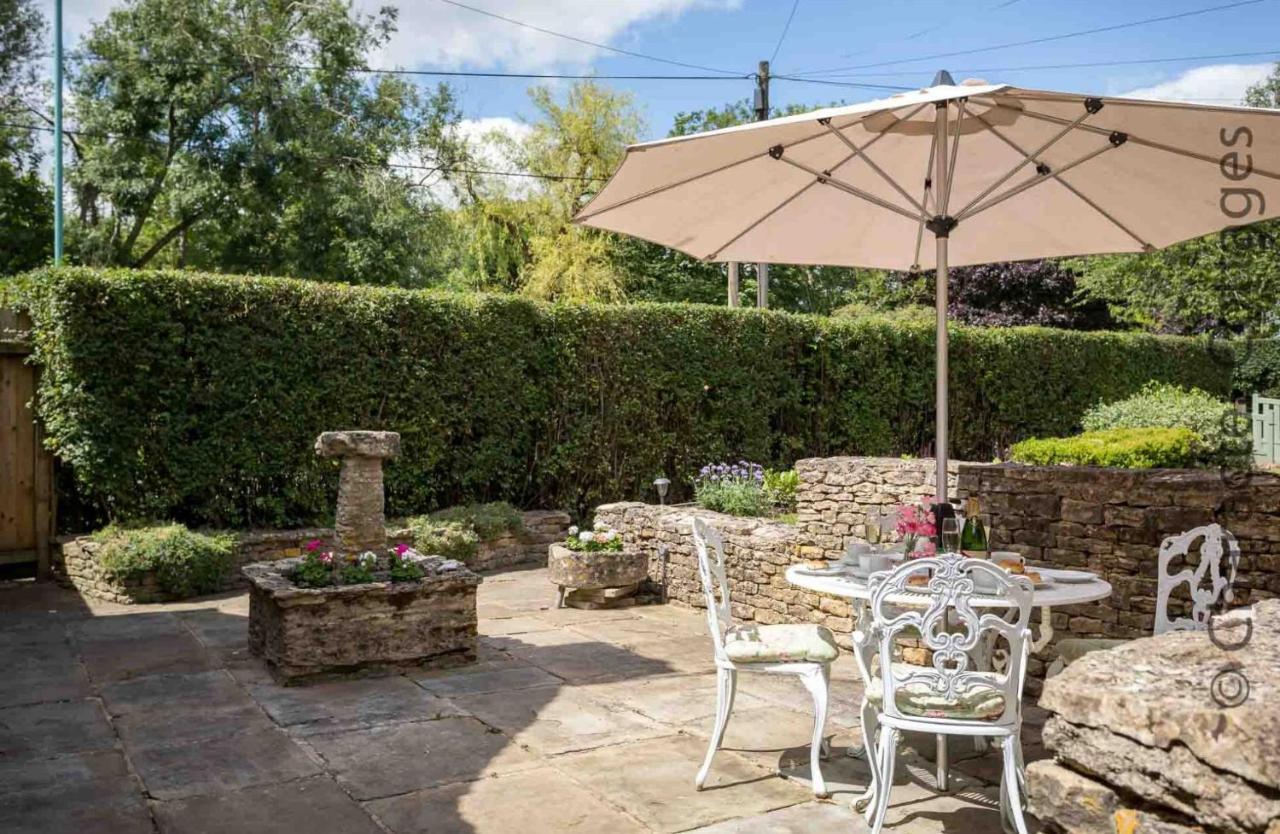 Weir Cottage Bourton-on-the-Water Extérieur photo